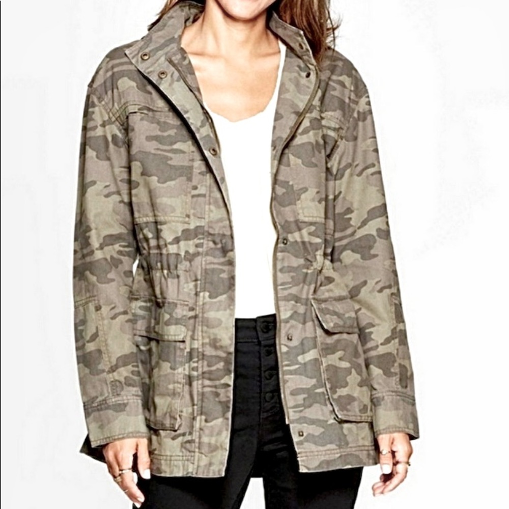 Universal Thread camo utility jacket - Picture 2 of 9